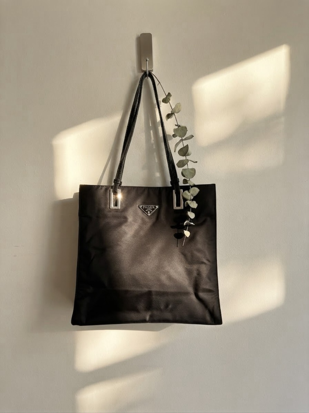 VTG Prada Black Nylon Tessuto Acciaio Nero Shoulder Tote with Leather Straps